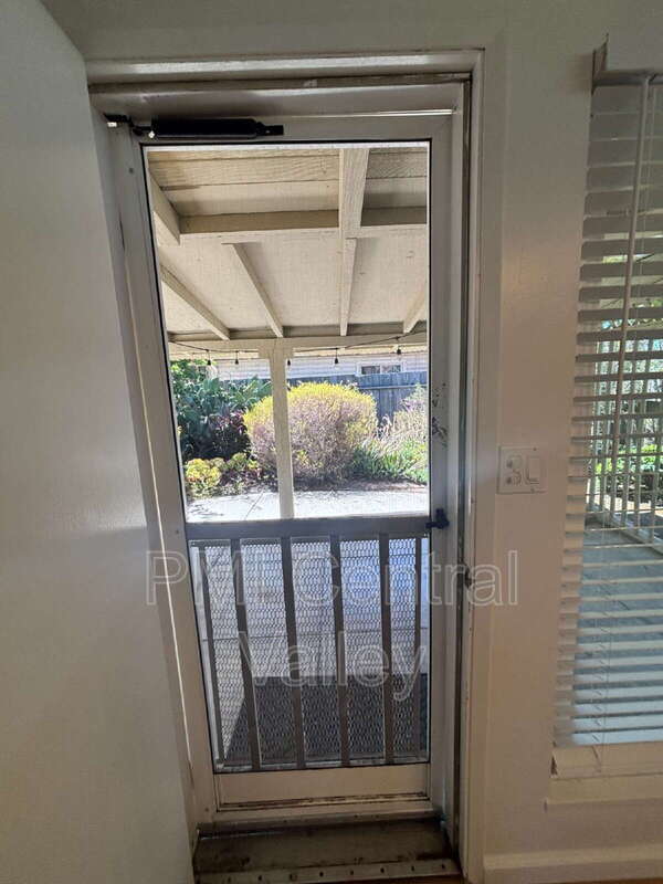Building Photo - 944 Bridgewood Way