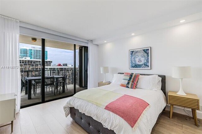 Building Photo - 1865 Brickell Ave