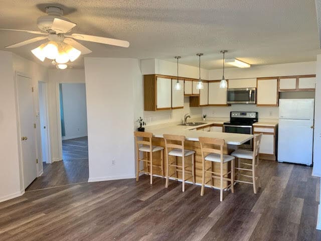 Building Photo - 205 5th St