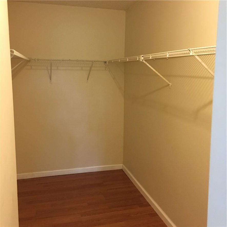 Building Photo - 351 Palm Way