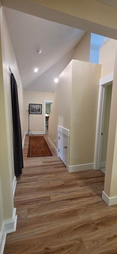 Building Photo - 304 Clancy St