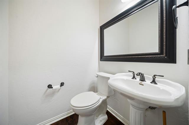 Building Photo - 15801 Waterview Dr