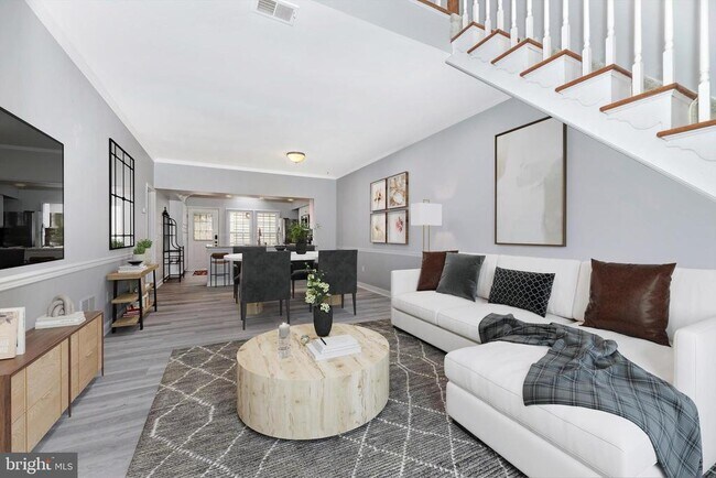 Building Photo - 910 McLendon Dr