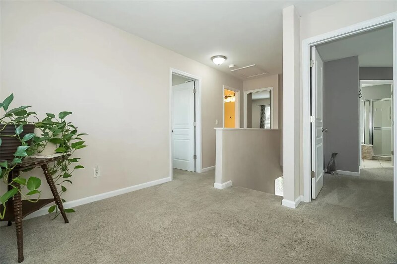 Building Photo - 460 Fortress Ct