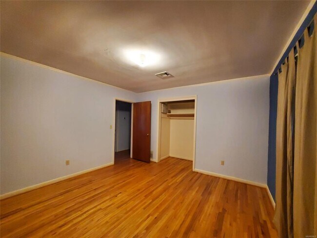 Building Photo - 179 W Rosemary Rd