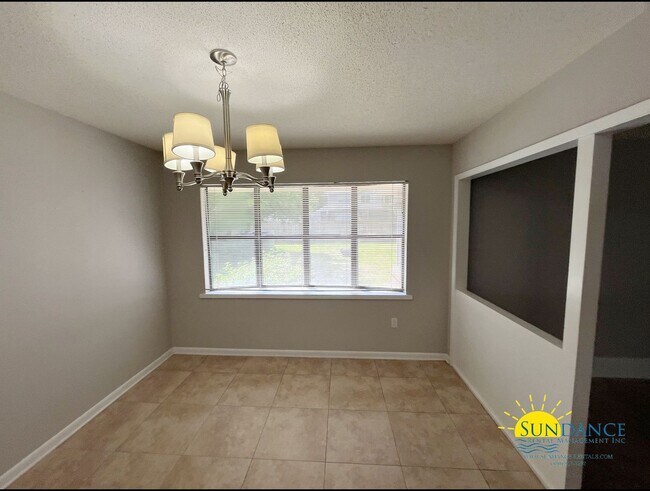 Building Photo - Charming 3-Bedroom Brick Home in Bluewater Bay Community, Caribbean East