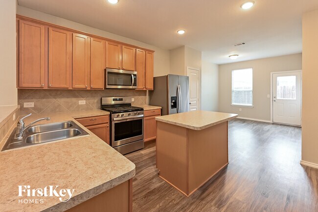 Building Photo - 14711 Myrtle Point Dr