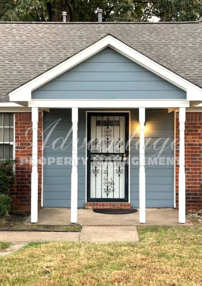Building Photo - Newly Renovated Home In Frayser - Open To Section 8