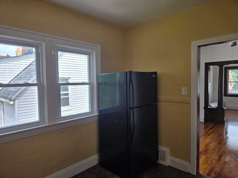 Building Photo - 4021 Gifford Ave