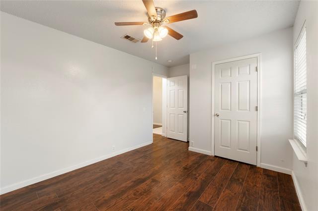 Building Photo - 206 Shady Brook Dr
