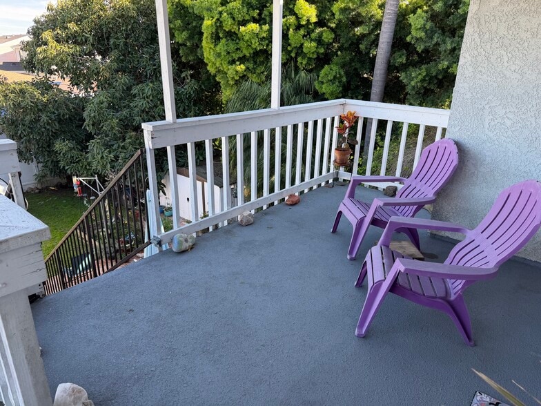 Balcony - 14902 Eastwood Ave