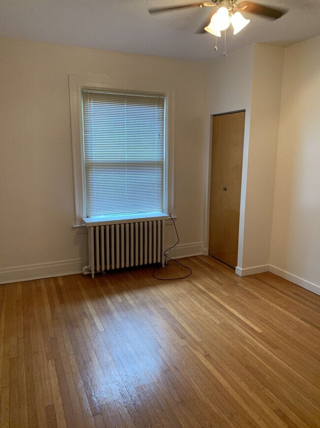 Building Photo - 5542 Fair Oaks St