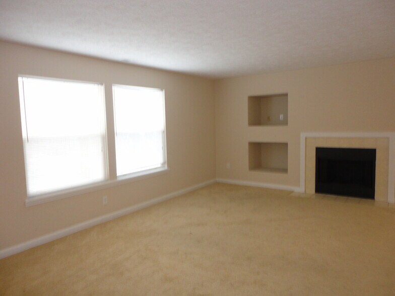 Building Photo - 2820 Dawnlake Dr