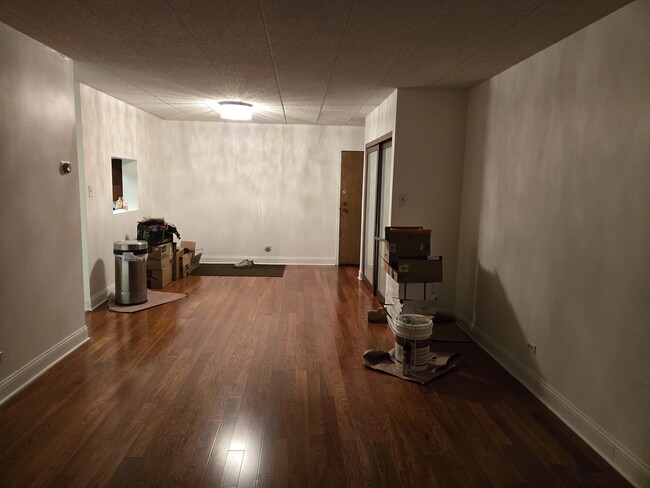 Dining Room - 3423-407 S Cottage Grove Ave