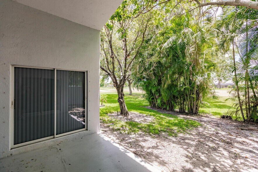 Building Photo - 6304 Harbour Club Dr