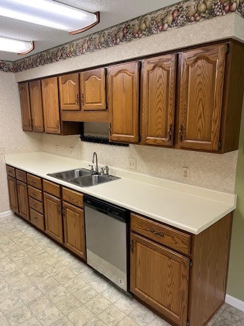 Building Photo - 603 Red Oak Dr