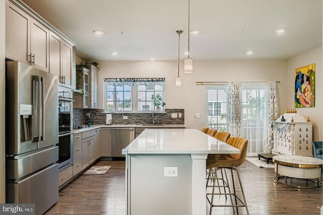 Building Photo - 7588 Warburg Way