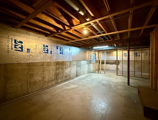 Building Photo - 312 S Lodge Ln