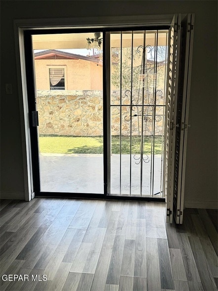 Building Photo - 707 El Pinal Pl