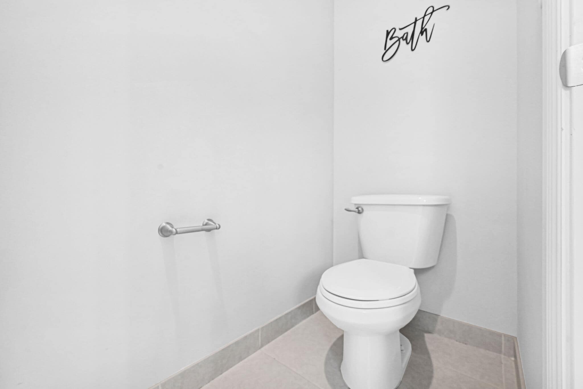 Building Photo - 8855 Watercrest Cir W