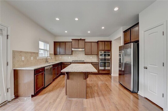 Building Photo - 3377 N Twin Alley
