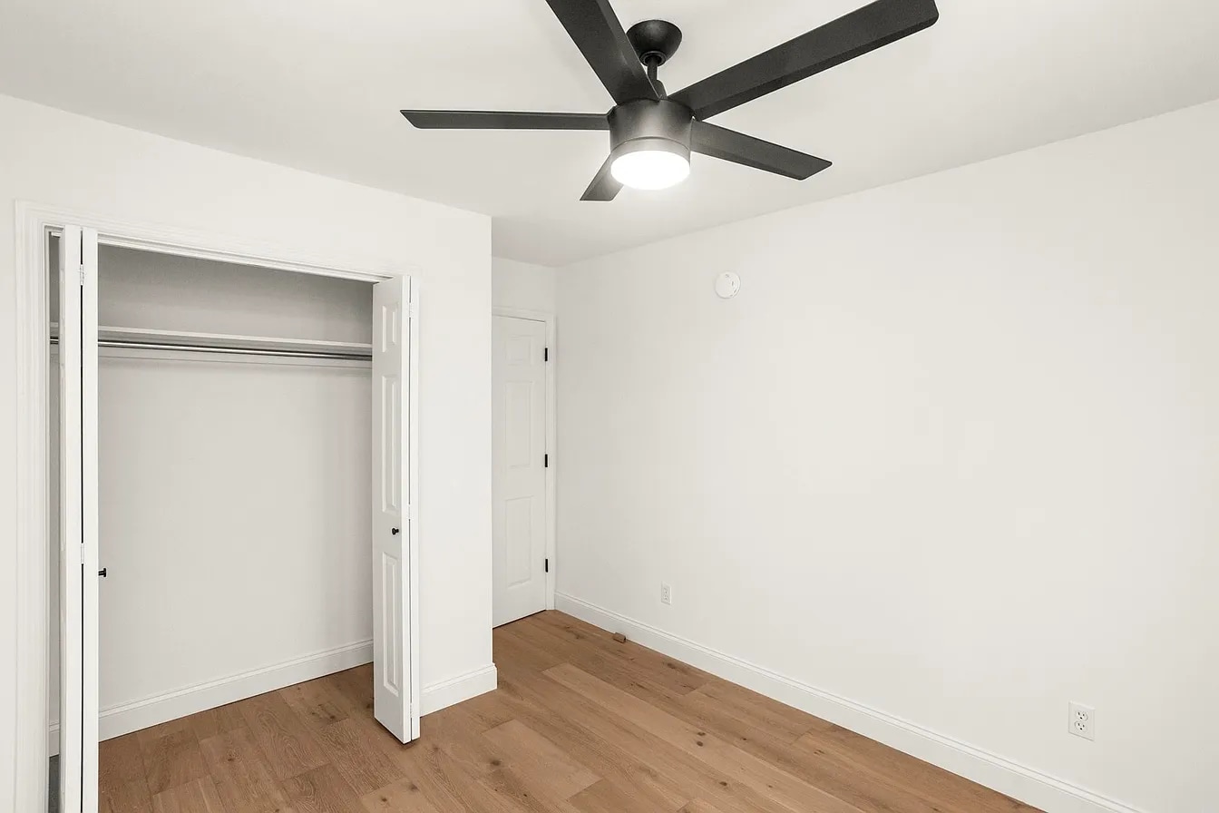 Building Photo - 100 Sadler Ct