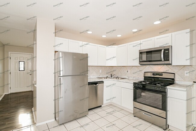 Building Photo - 1415 Boulder Dr