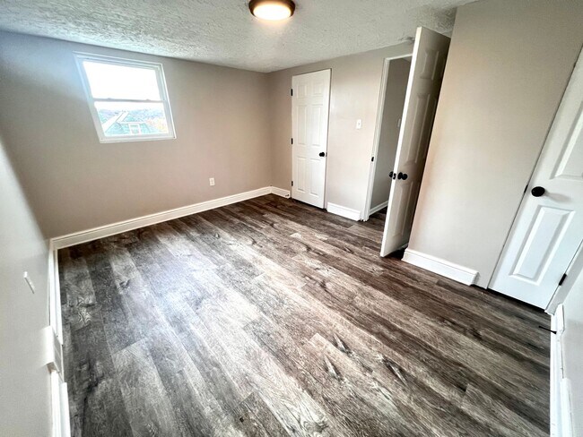 Building Photo - Aliquippa - Stunning 3 Bedroom 1 Bathroom Home