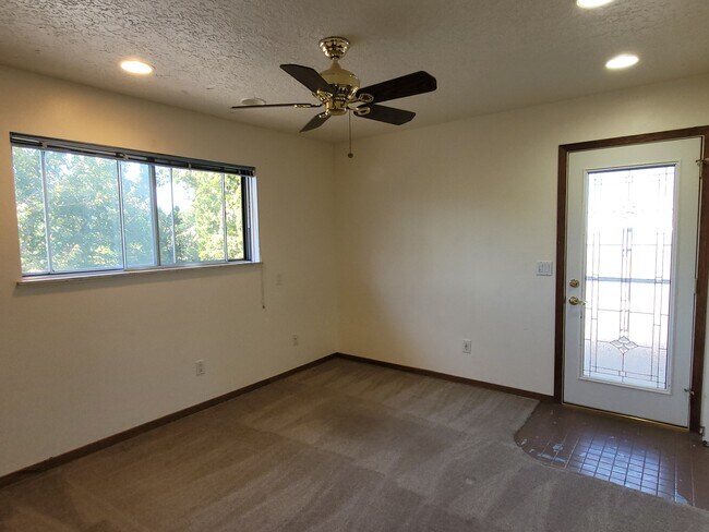 Building Photo - 5095 SW 163rd Ave