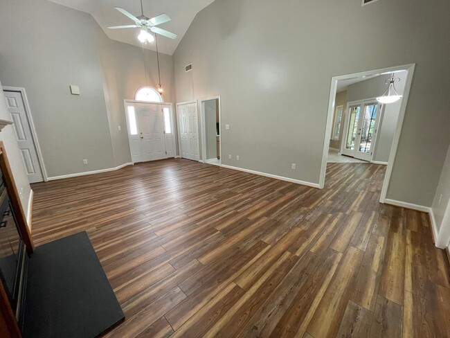 Primary Photo - Charming, updated 3br house w/ separate ga...