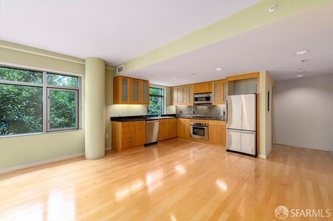 Building Photo - 355 1st St