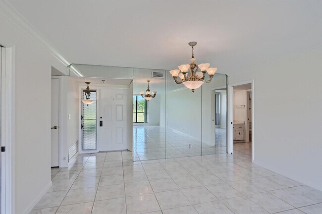 Building Photo - 5390 Woodland Lakes Dr