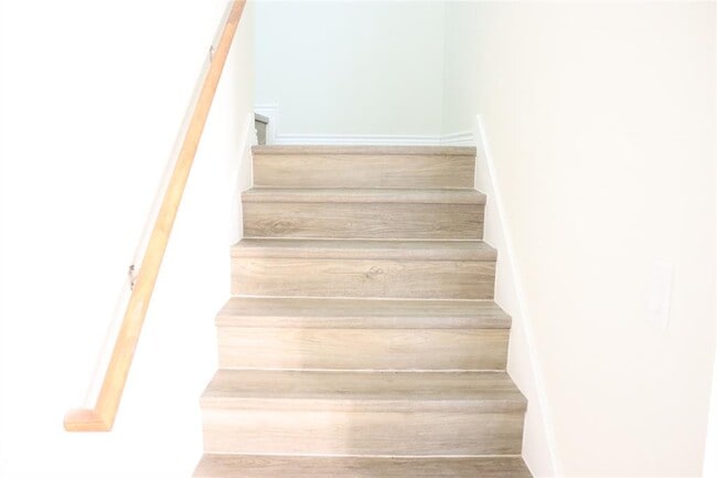 Building Photo - 518 Whirlaway Dr