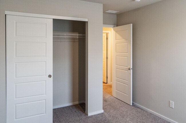 Building Photo - 5813 W Georgetown Ln