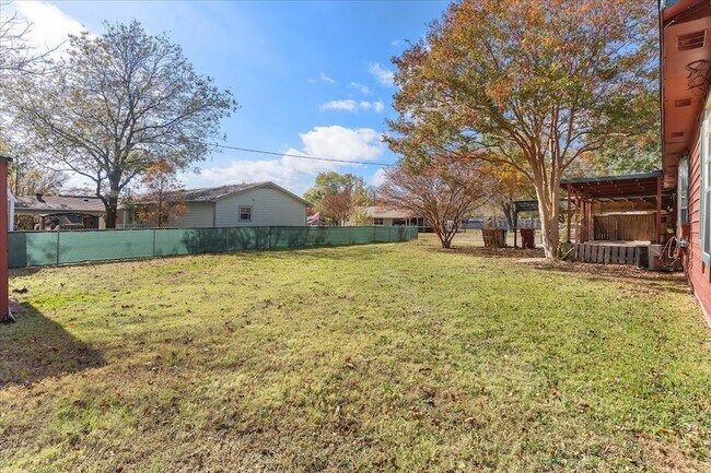 Building Photo - 519 Tolson Ave