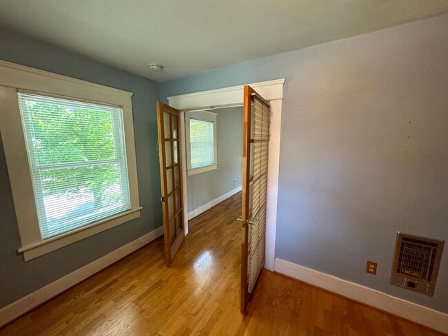 Building Photo - 4 Bedroom House Near Downtown Eugene
