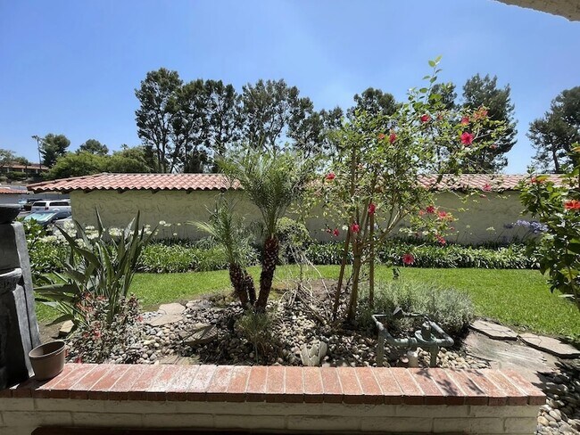 Building Photo - 10767 San Diego Mission Rd