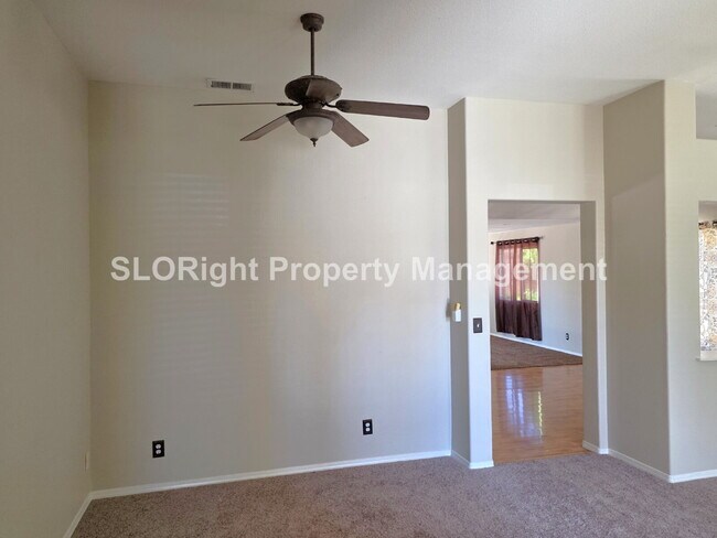 Building Photo - AVAILABLE NOW - Beautiful 4Bed, 2Bath Paso Robles Home