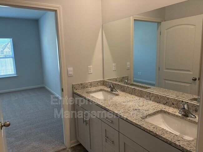 Building Photo - 265 Kipling Dr