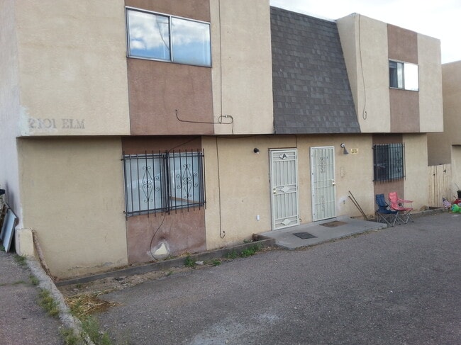 Building Photo - 2101 Elm St SE