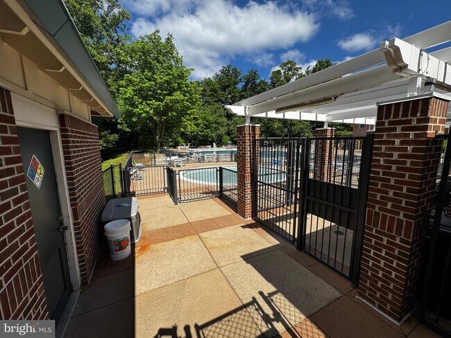 Building Photo - 12150 Penderview Terrace