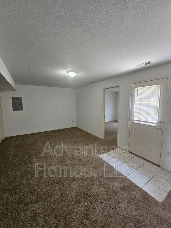 Building Photo - 801 Johnson Cir