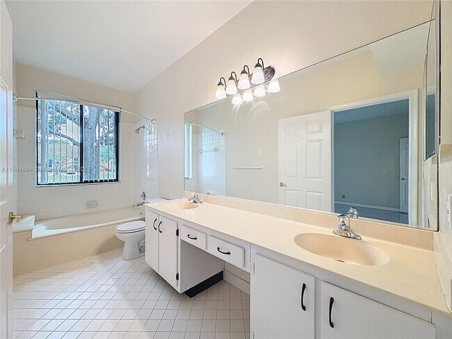 Building Photo - 10524 NW 10th St