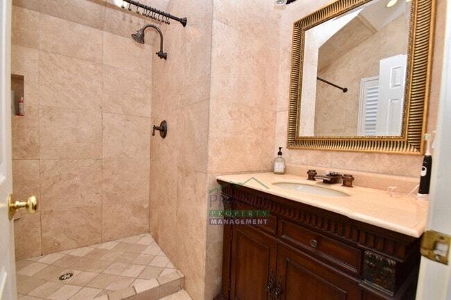 Building Photo - 40 Cypress Pl