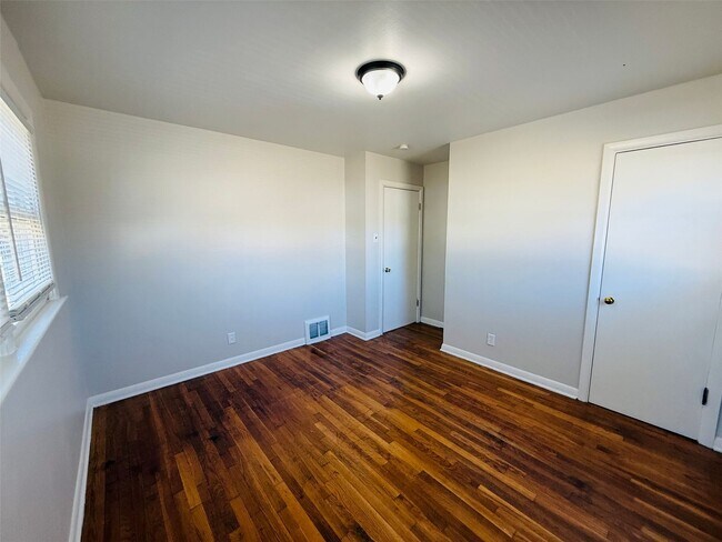 Building Photo - 936 Highmont Dr