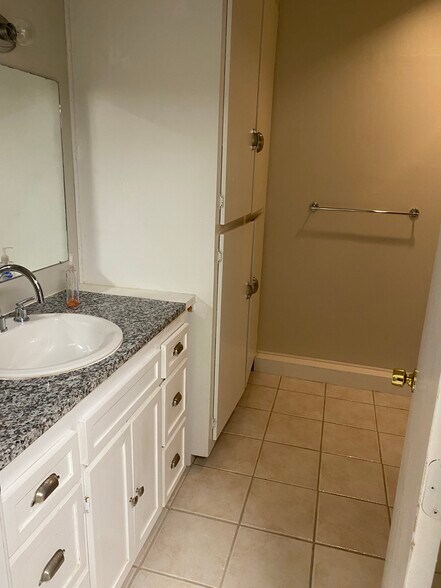 Building Photo - 40 Colony Ridge Pl