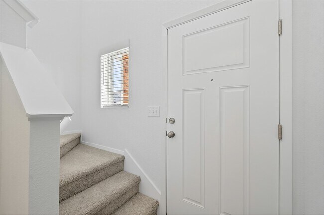 Building Photo - 6802 SW Dignity Ave