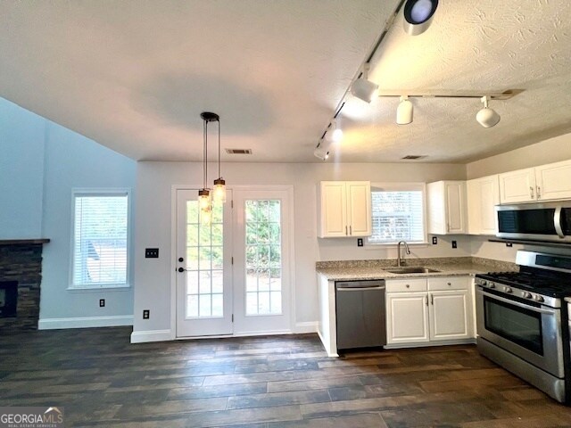 Building Photo - 3320 Northcliff Dr