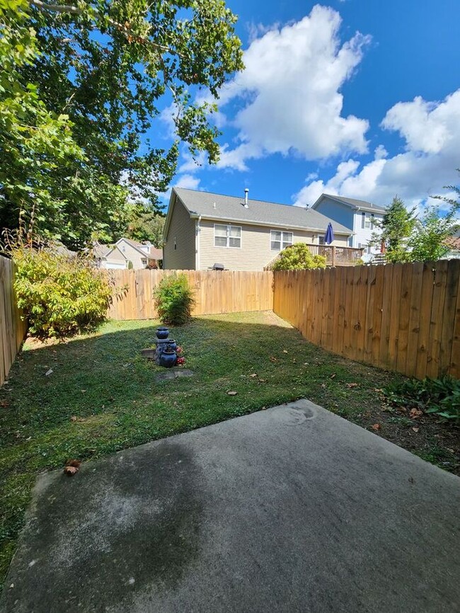 Building Photo - Swannanoa Townhouse-Cherry Blossom Cove