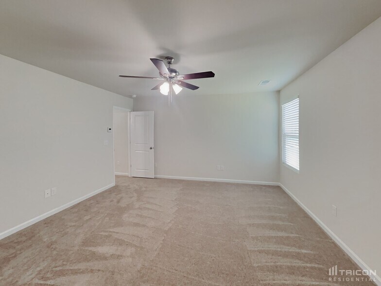 Building Photo - 1361 Woodhouse Dr